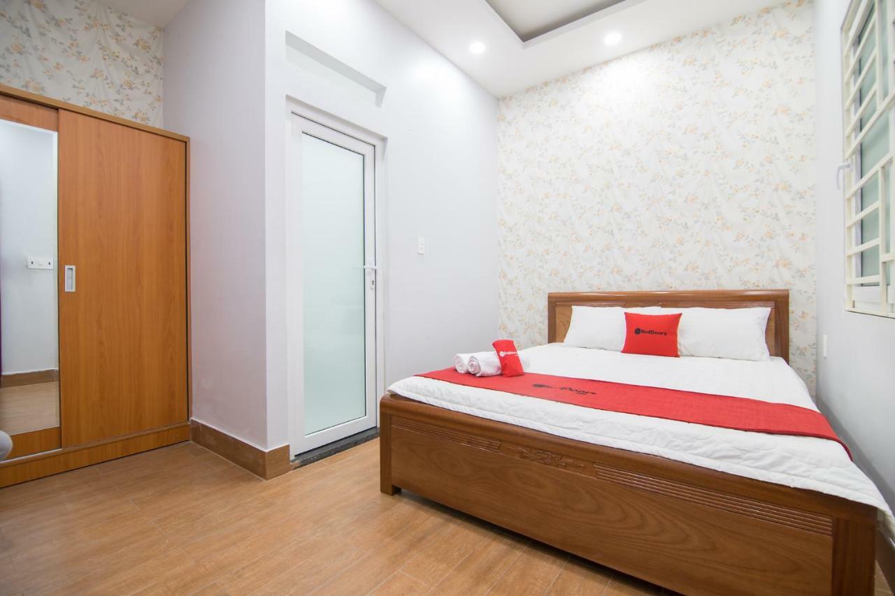Reddoorz Plus @ Huynh Tan Phat Ho Chi Minh-stad Buitenkant foto