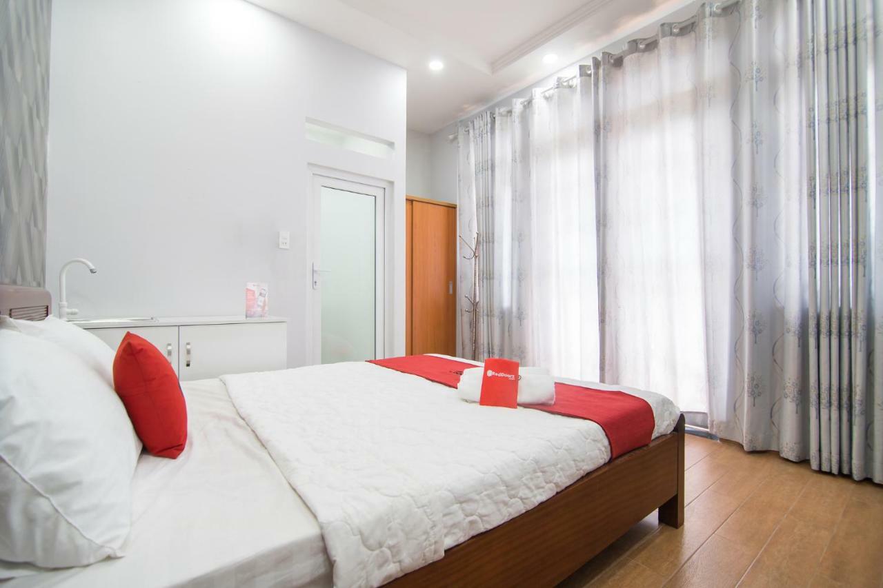 Reddoorz Plus @ Huynh Tan Phat Ho Chi Minh-stad Buitenkant foto